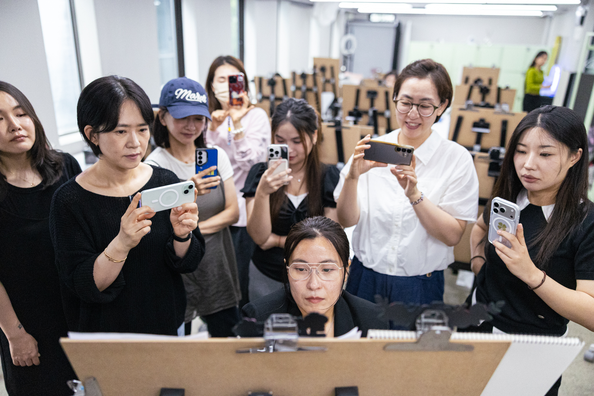 극사실 아트 눈썹 시술 후 자연 무드 — 글로벌 라인 · LIVE CLASS · SEONLEUNG